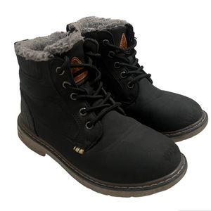 Water resistant kids snow boots  1Y